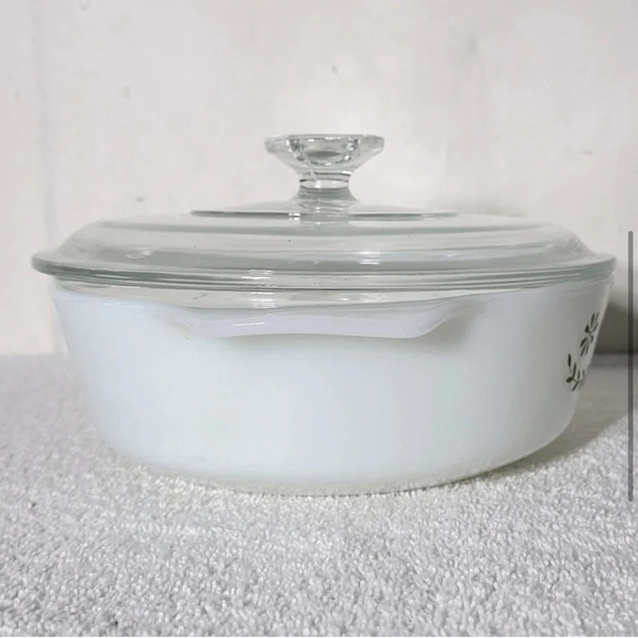 Vintage Milk Glass Green Daisy Flower Round Casserole Dish W Lid - Picture 4 of 14